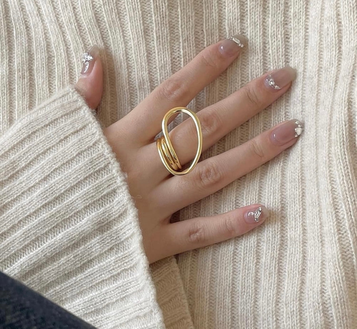 04 - Acorn Looped Ring