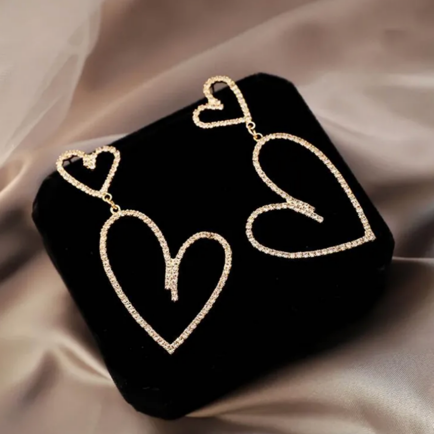 Dazzling Heartstrings Earrings